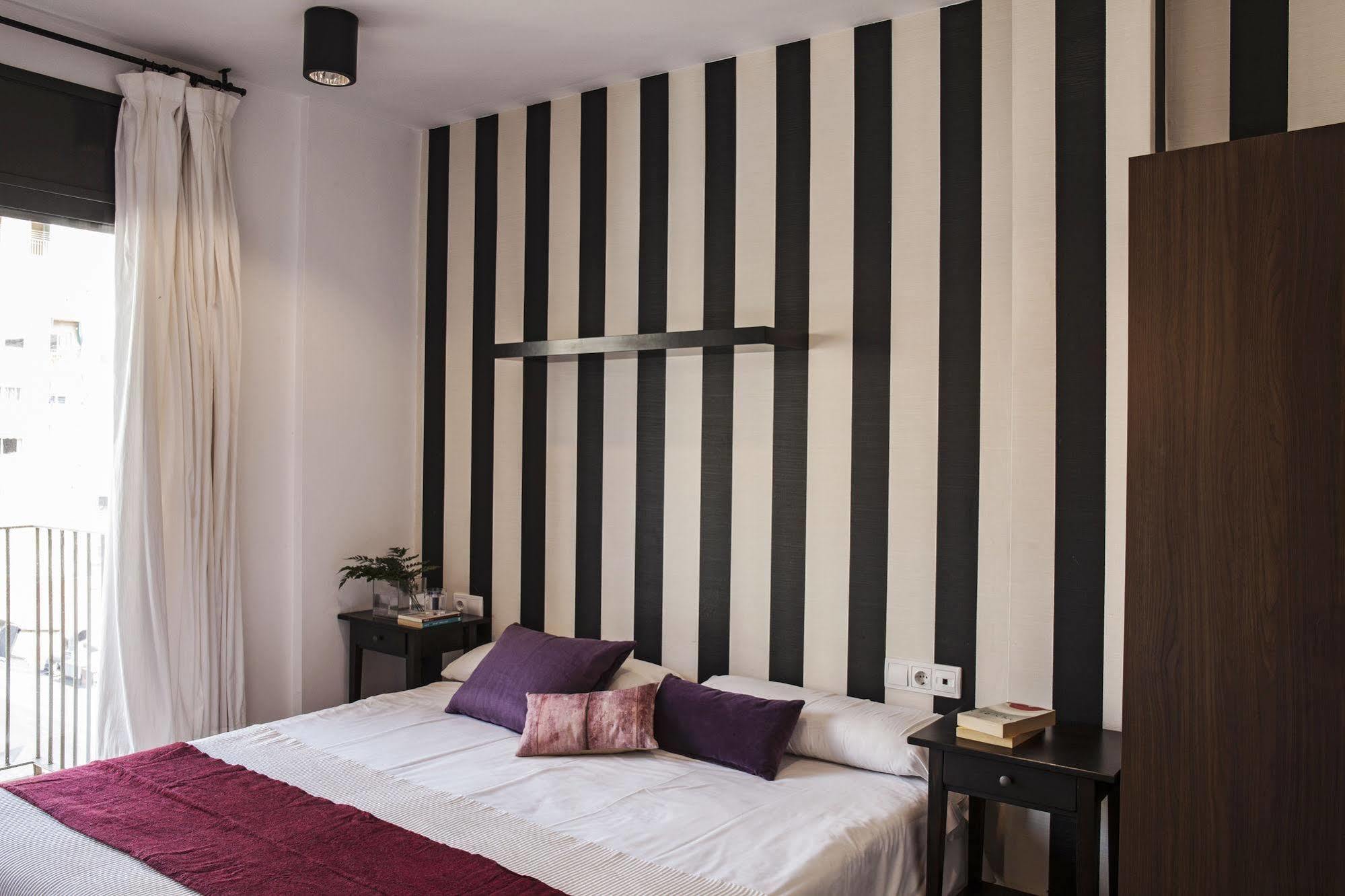 AinB Eixample - Entença Apartments Barcelona Exterior foto